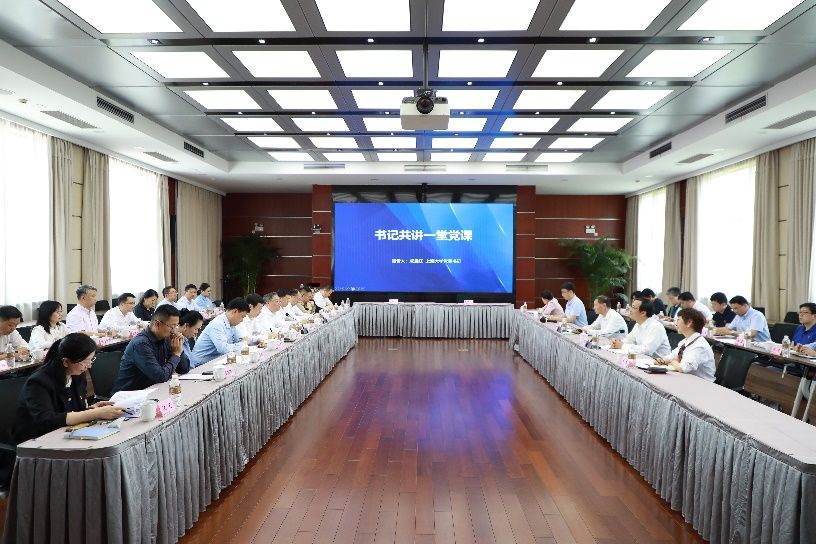 A1072F5618C77F1DC4E4958EAC2_6375B2E0_187D8